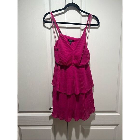Express Pleated Tiered Cut-Out Pink Dress size S NWT $79 - Picture 3 of 7